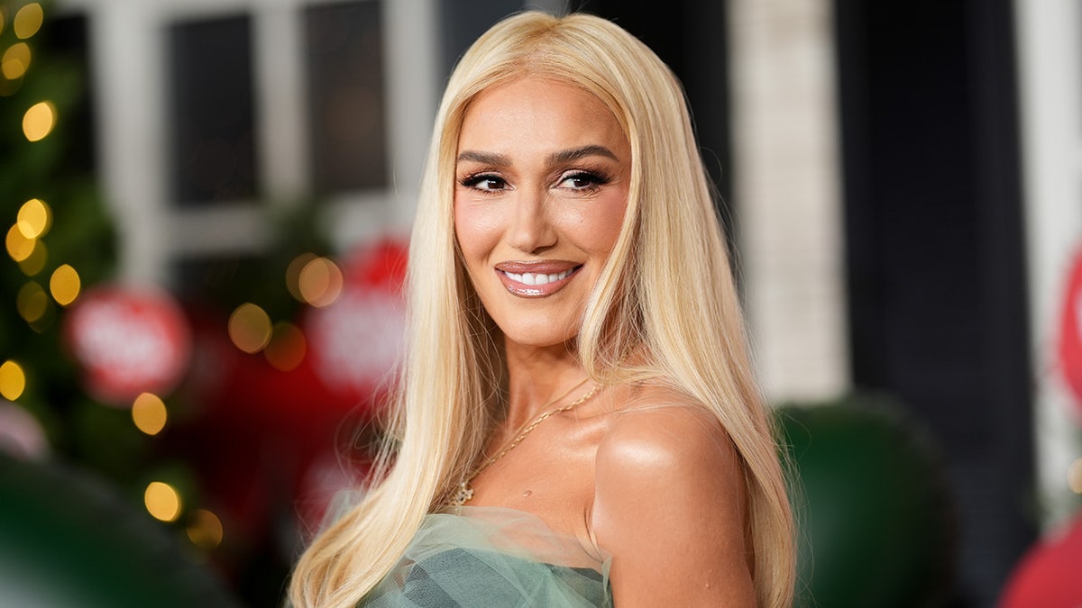 Gwen Stefani accused of 'MAGA makeover' after promoting Lent prayer challenge at george magazine