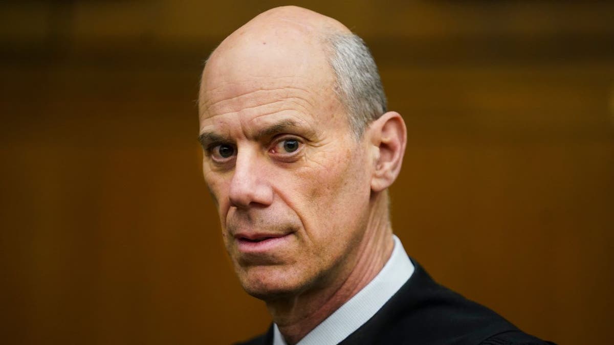 Appeals court dismisses DOJ misconduct complaint against federal judge at george magazine