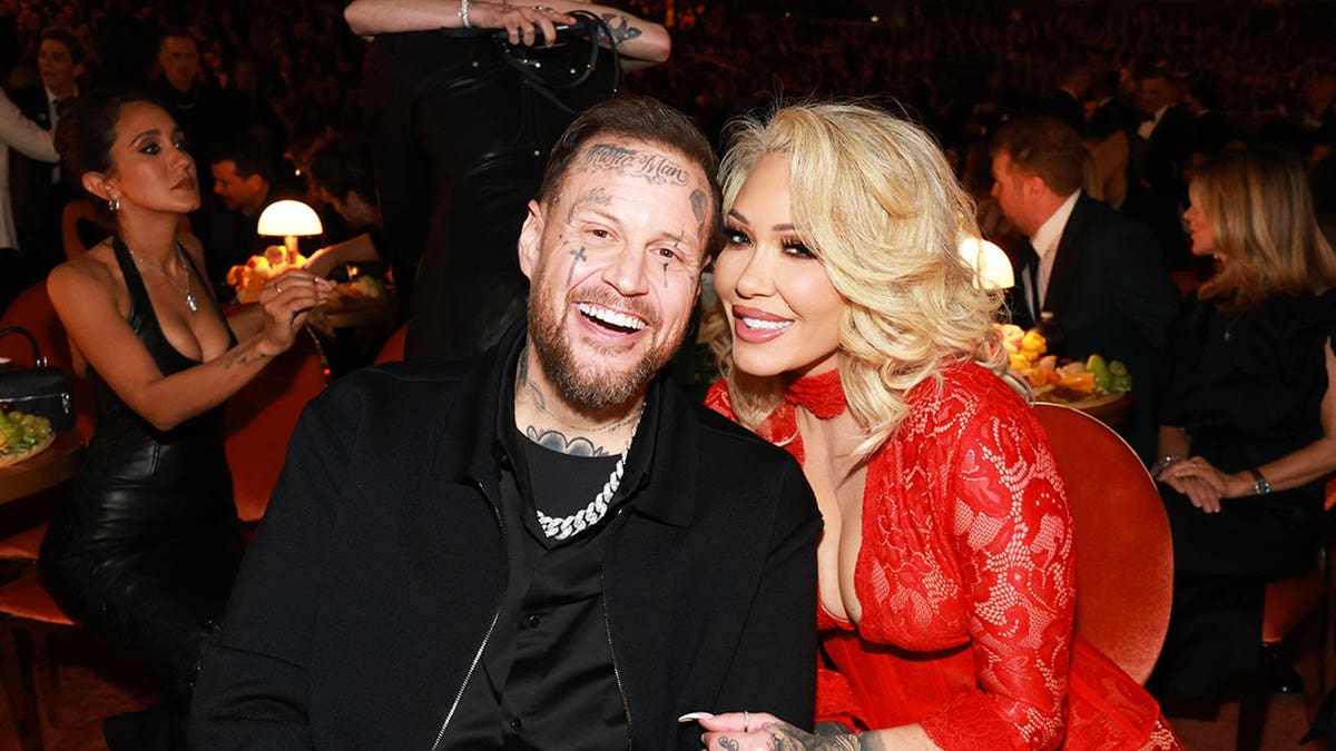 Jelly Roll’s ex-fling waited in ‘hotel down the street’ during marriage crisis, Bunnie Xo says at george magazine