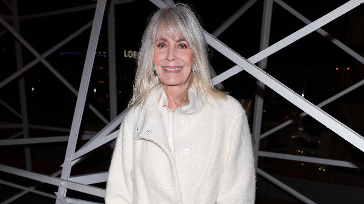 Joanna Cassidy says she doesn't feel awkward dating Suzanne Somers' widower Alan Hamel at george magazine