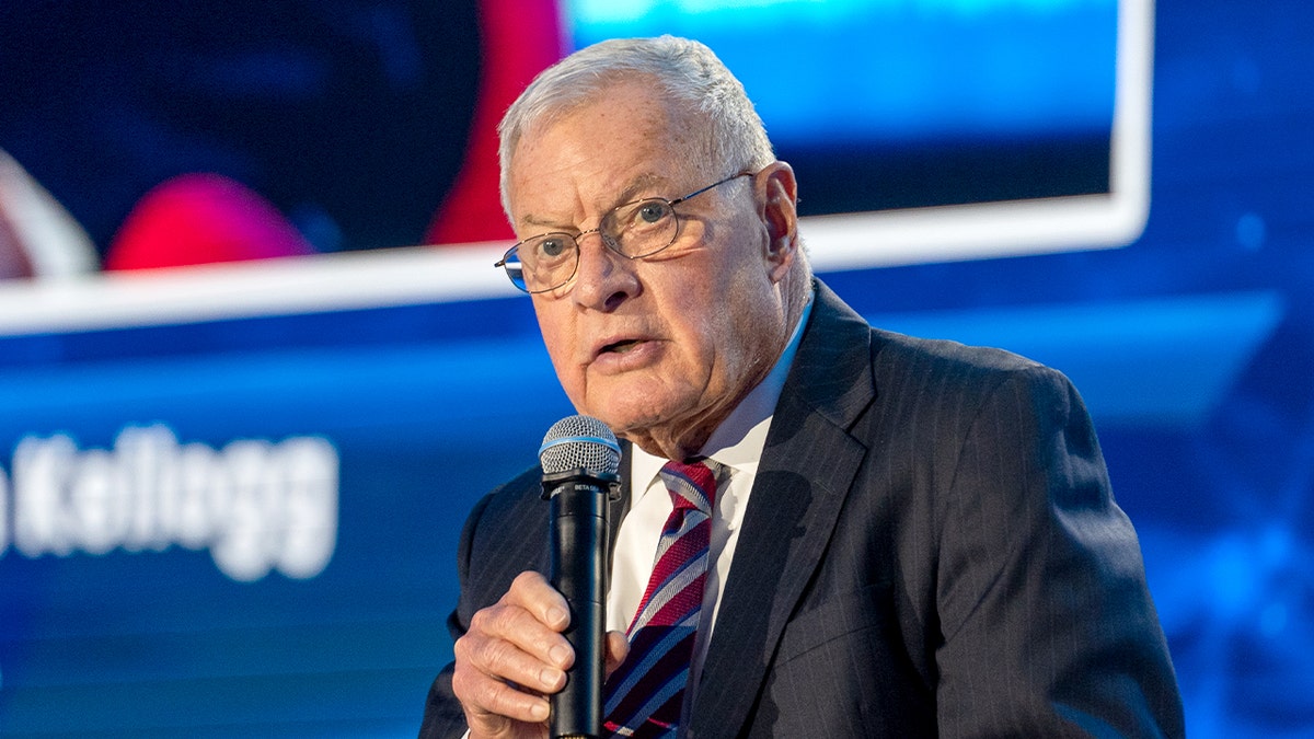 Trump’s former Ukraine envoy criticizes US abstention on UN peace vote at george magazine