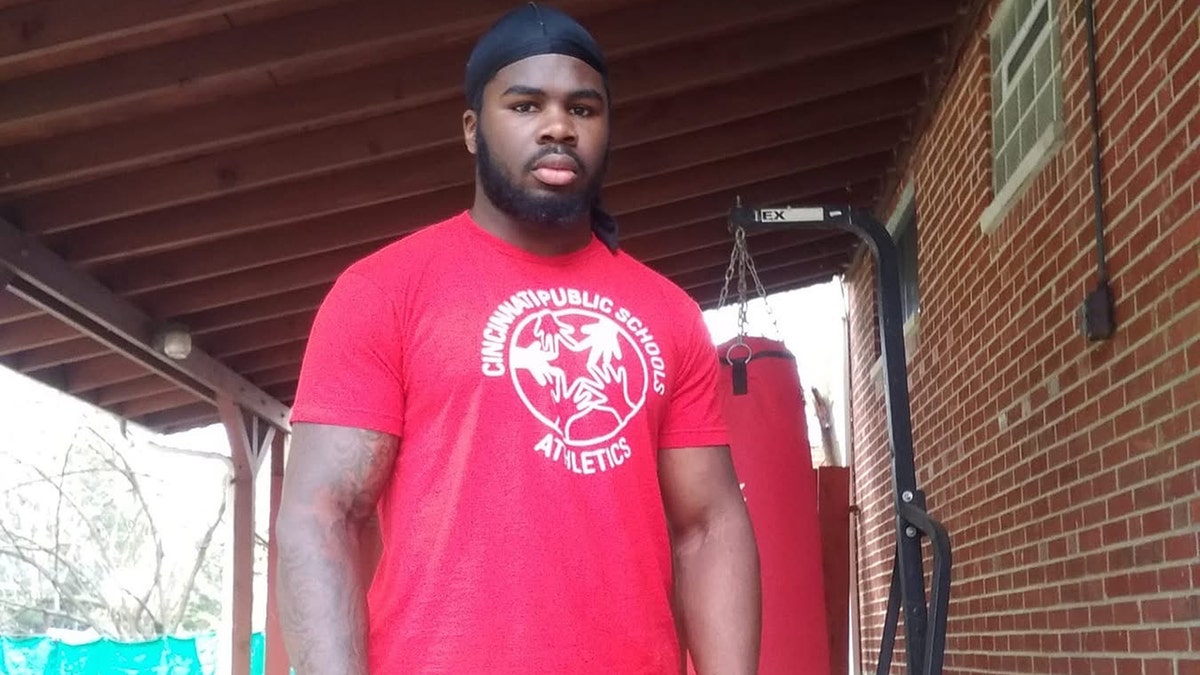 Viral video shows anti-ICE school walkout teens invading Kroger, hurling objects: 'Ought to be prosecuted' at george magazine