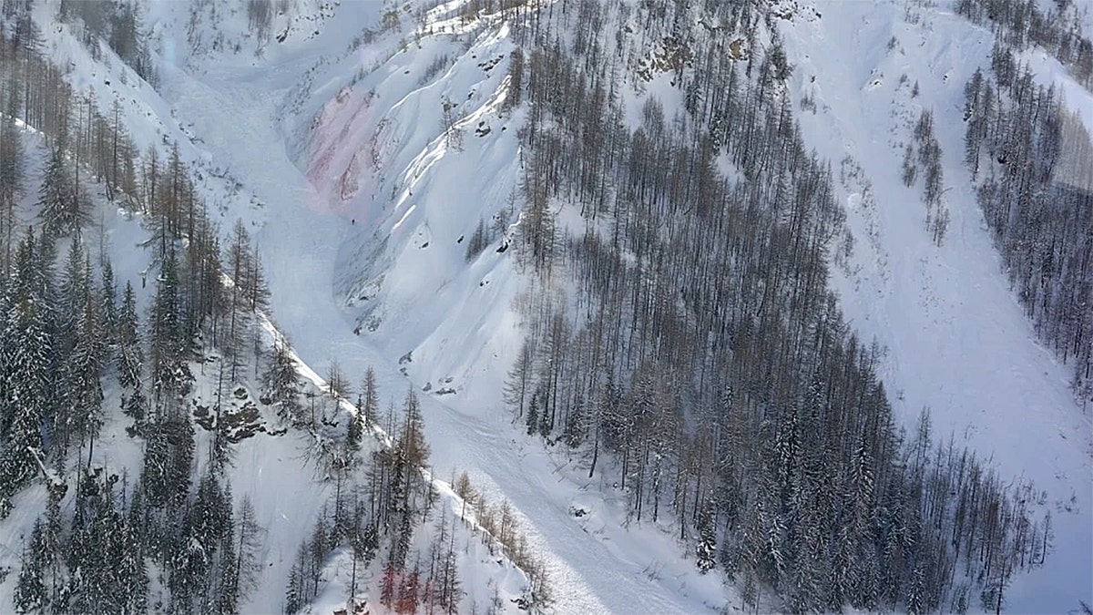2 skiers killed in avalanche on popular Mont Blanc skiing route near French-Swiss border at george magazine