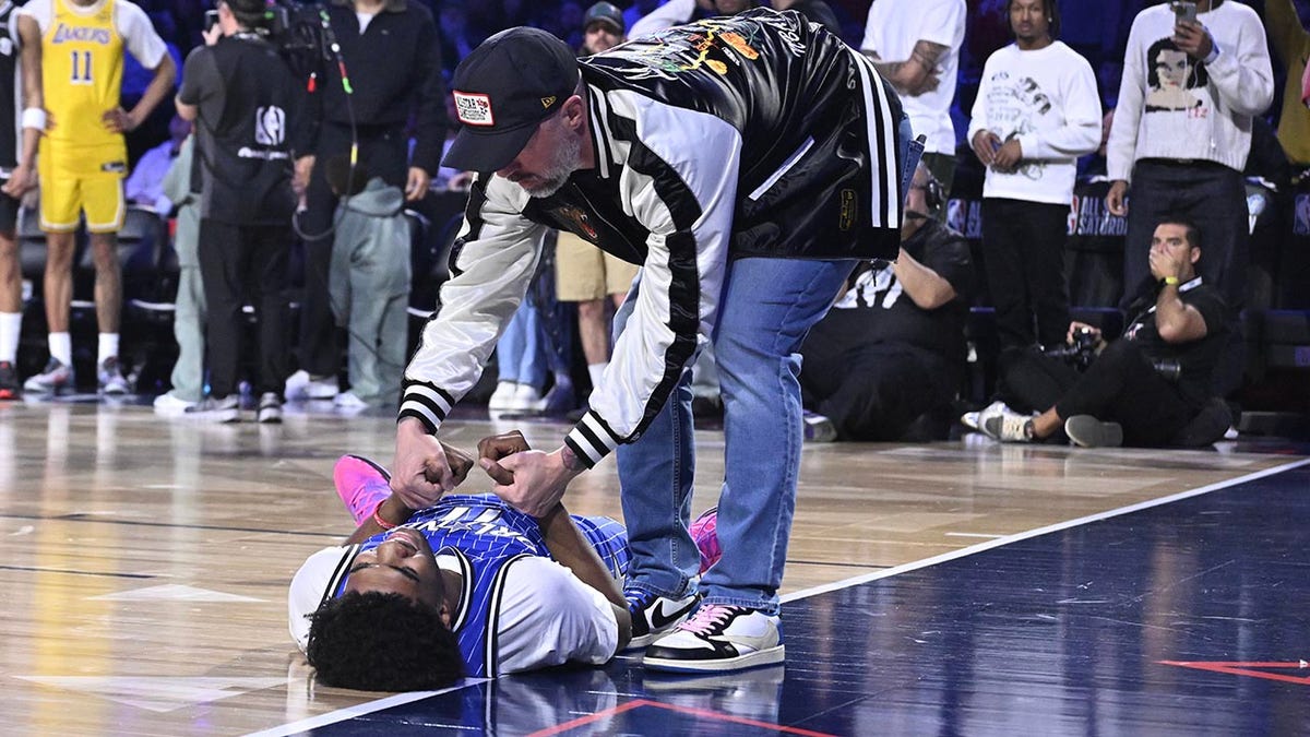 Magic's Jase Richardson suffers scary fall during dunk contest at george magazine