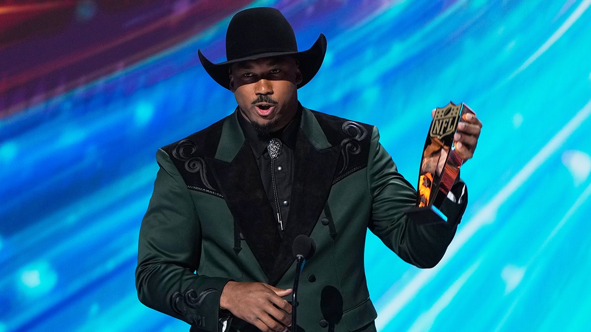 Browns' Myles Garrett, Seahawks' Jaxon Smith-Njigba take home top honors at george magazine