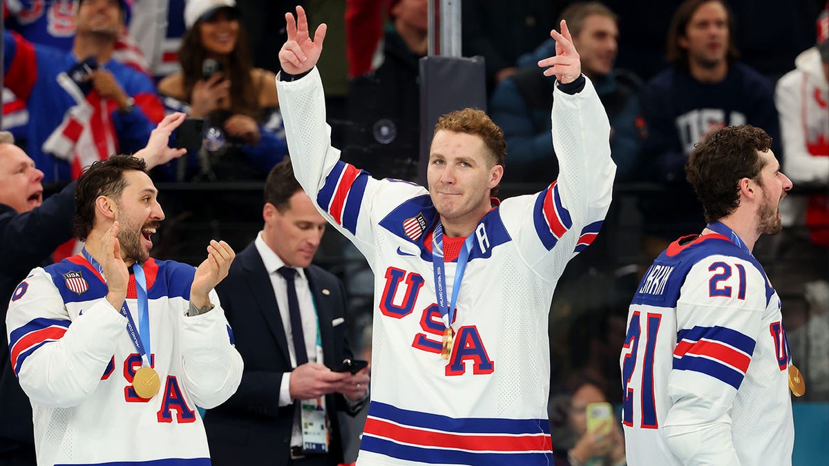 Trump wears US men's hockey star Matthew Tkachuk's gold medal at White House: 'Not giving it back' at george magazine