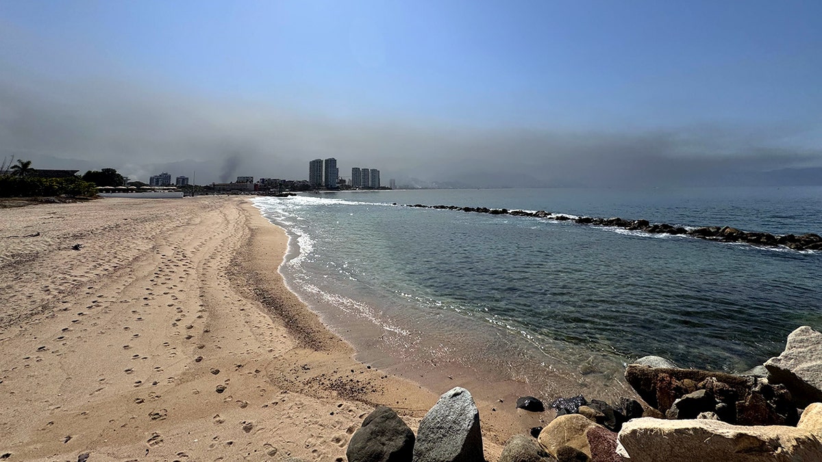 Tourists in Mexican seaside city told to stay on resort as government warns of ‘clashes’ at george magazine