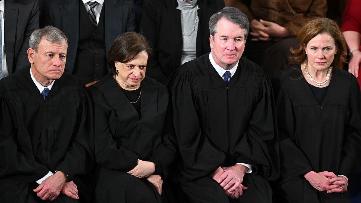 5 Supreme Court justices skip Trump State of the Union after key tariff ruling at george magazine
