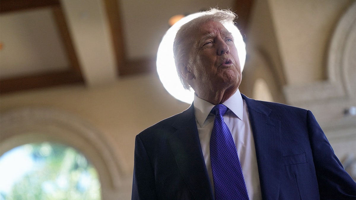 Longtime Trump aide’s Mar-a-Lago wedding draws top admin officials at george magazine