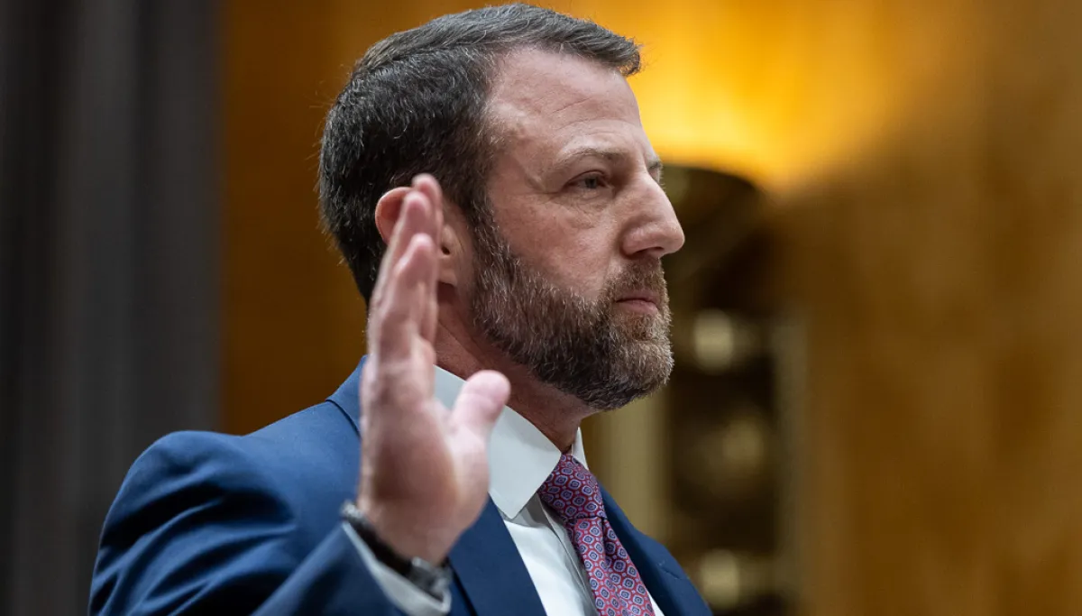 WATCH LIVE: Trump swears in Markwayne Mullin as DHS chief at george magazine