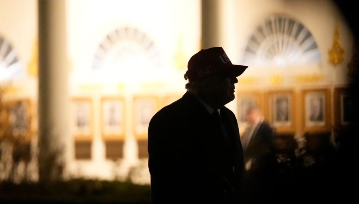 WATCH LIVE: Trump awards Medals of Honor to three US troops at george magazine