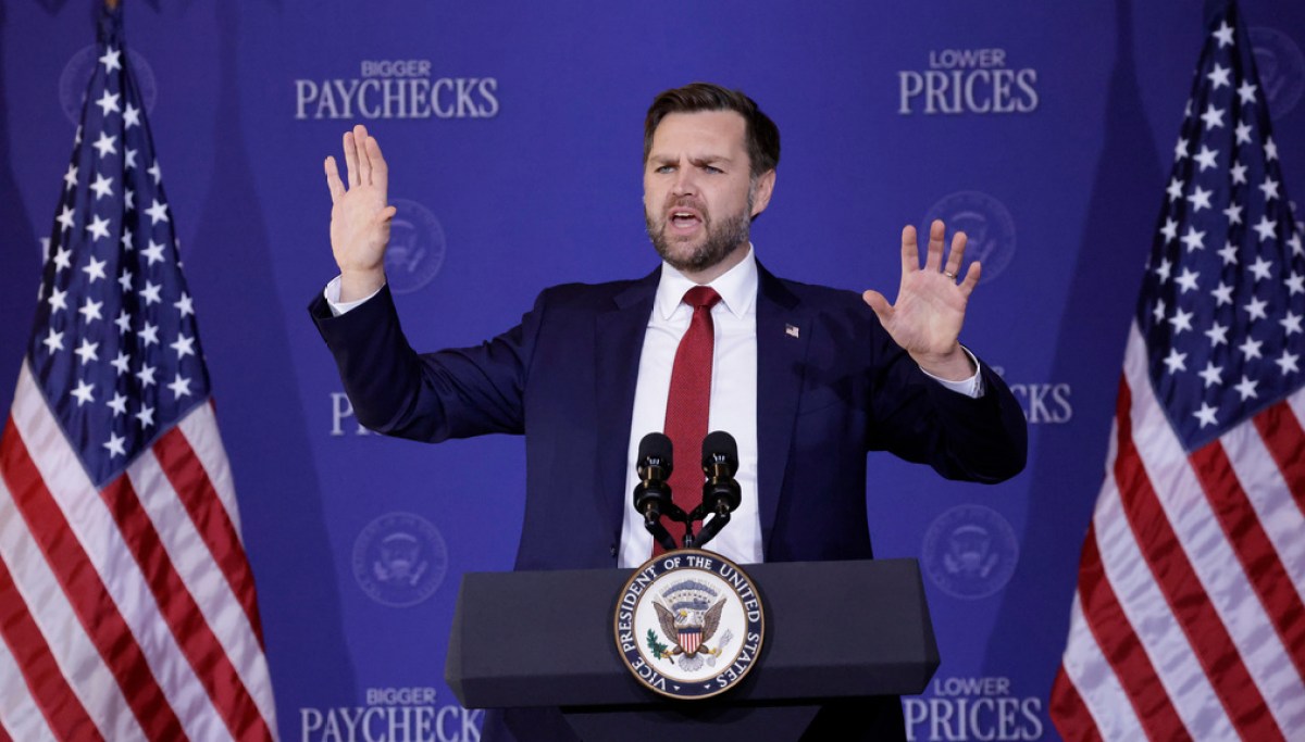 Vance asks North Carolina to pray for troops, but doesn’t deny cautioning Trump against Iran war at george magazine