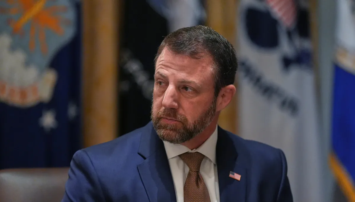 Markwayne Mullin quietly debuts at first Cabinet meeting as DHS deal stalls at george magazine