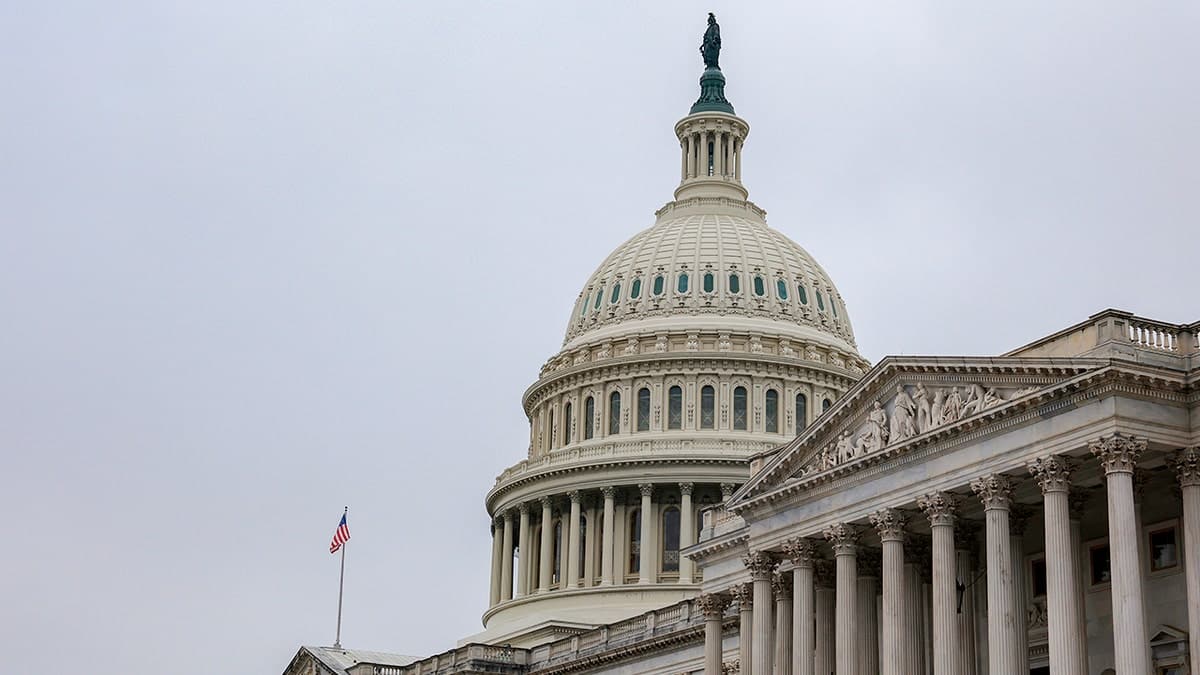 Street view of the Capitol building.