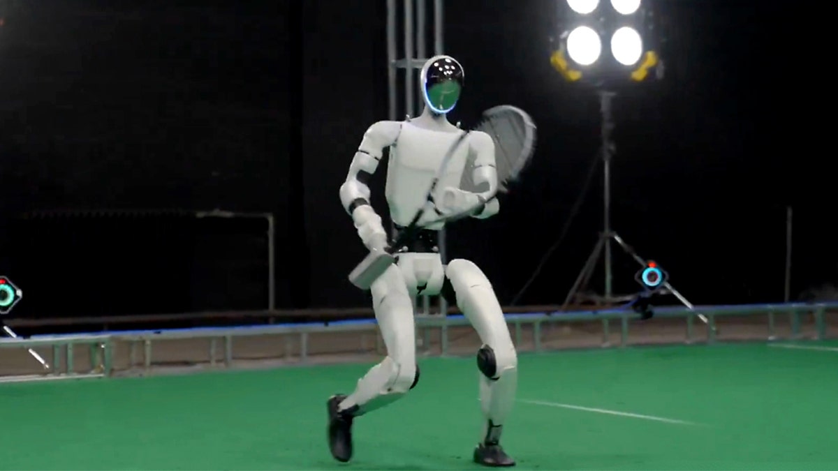 Robot plays tennis with humans in real time at george magazine
