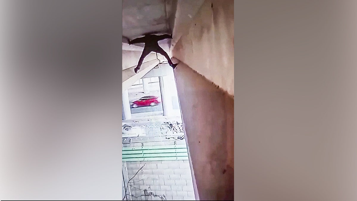 Mexican man attempts to cross illegally into US via underside of bridge at george magazine