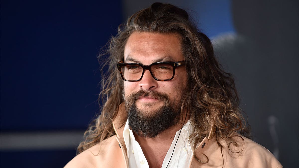 Jason Momoa flees Hawaiian home amid dangerous flooding at george magazine