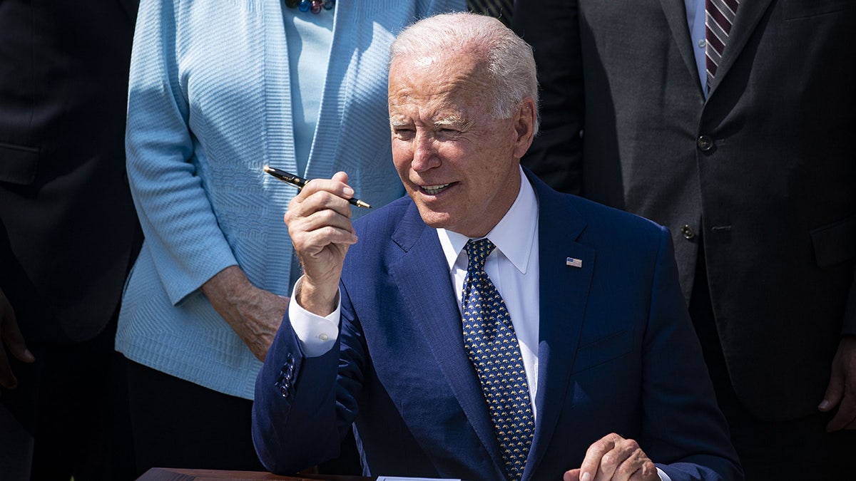 DOJ signals it’s still digging into Biden autopen use despite reports probe fizzled at george magazine