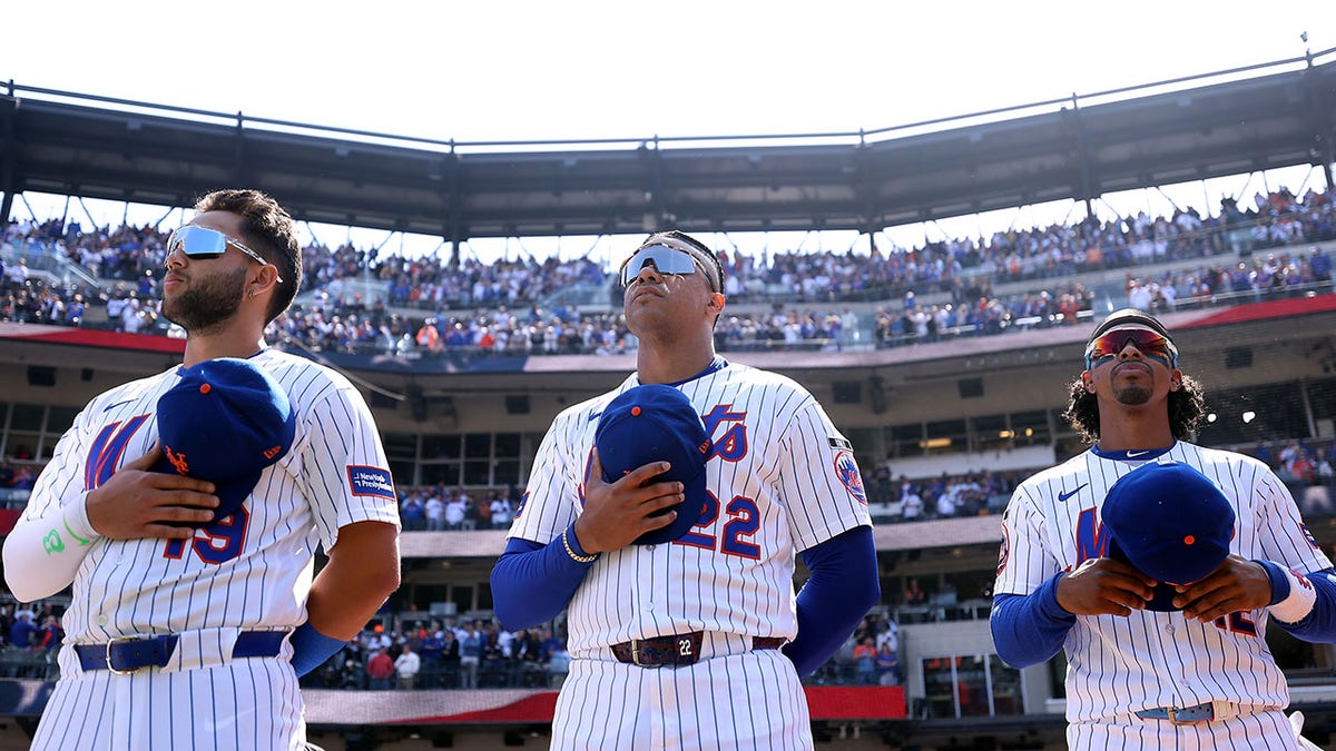 Mets national anthem singer, who played George Washington in 'Hamilton,' forgets 'Star-Spangled Banner' words at george magazine