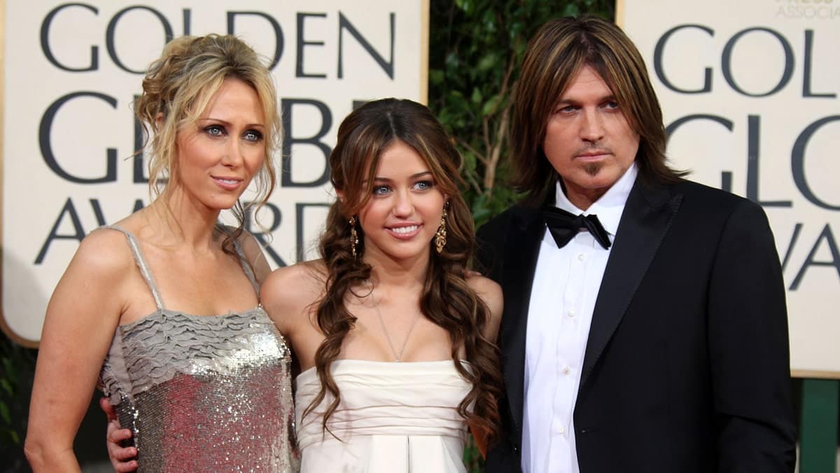 Miley Cyrus says she dodged Hollywood dark side that destroyed other child stars at george magazine