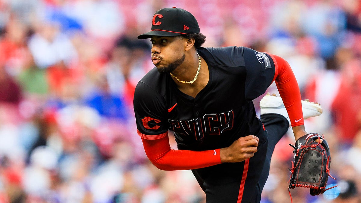 Reds lose All-Star pitcher Hunter Greene for start of 2026 season at george magazine