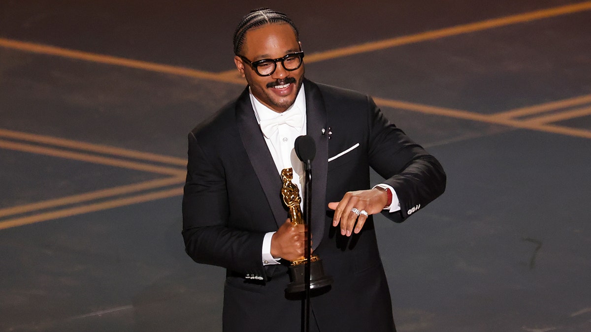 Oscars 'didn't care' enough about ICE, Iran politics, Hollywood Reporter laments at george magazine