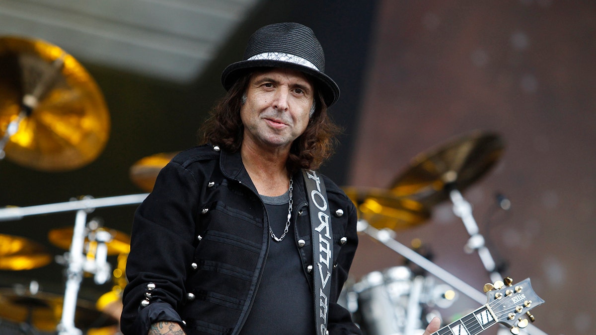 Motörhead guitarist Phil Campbell dead at 64 at george magazine