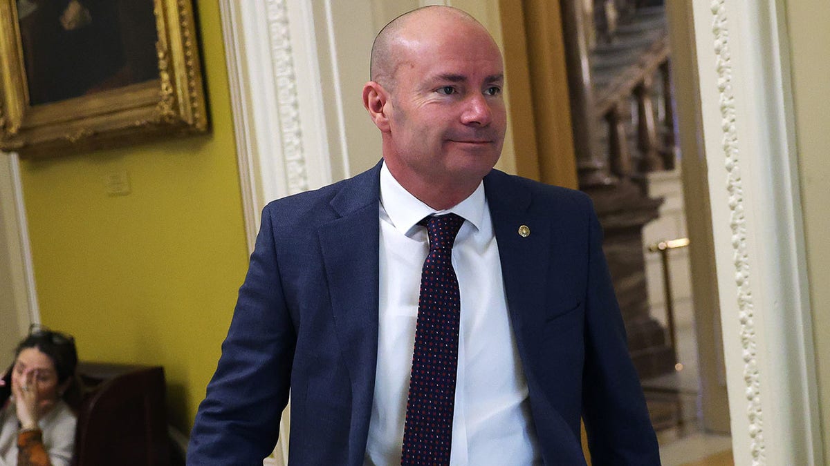 Mike Lee unveils national constitutional carry bill to override 'hostile' state gun laws at george magazine