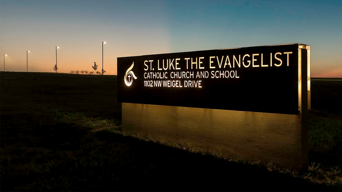 Driver hops curb, strikes 9 students during after school pickup in Iowa at george magazine