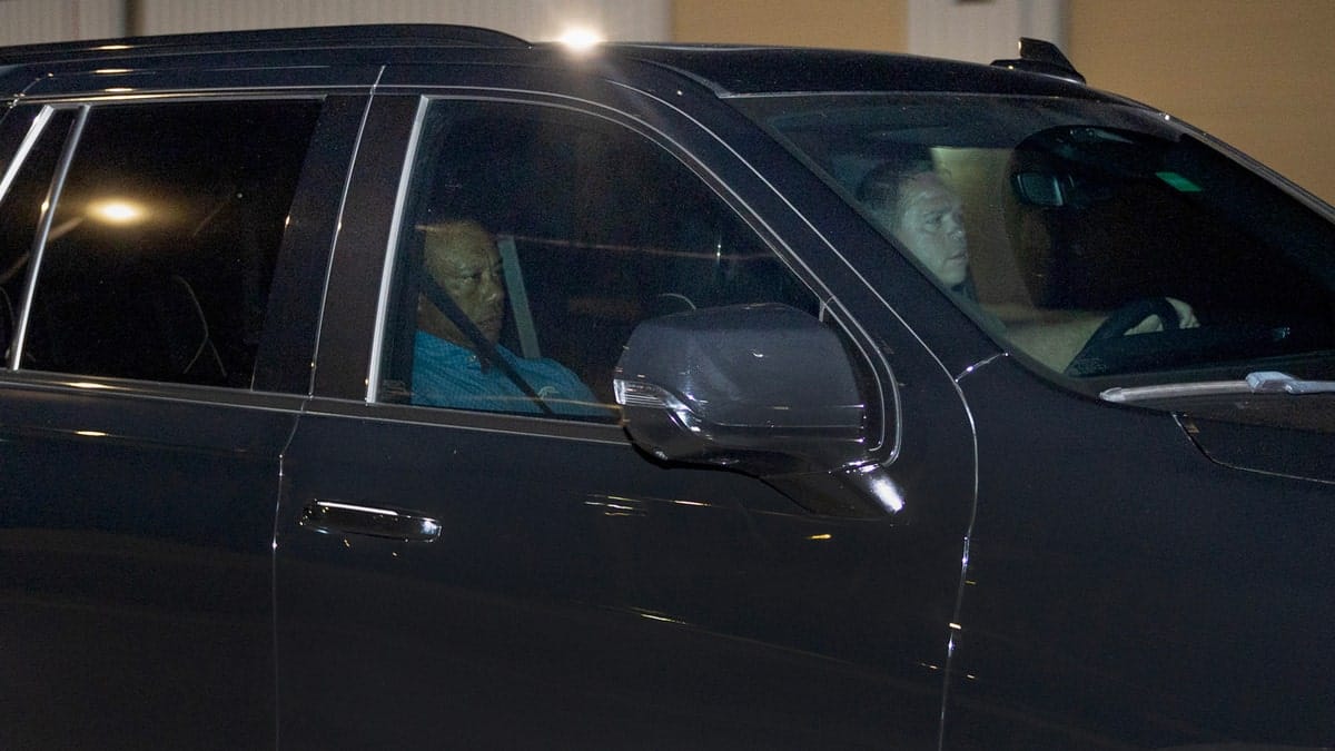 Tiger woods leaves jail