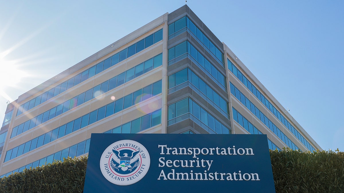 DHS hammers Dems over airport security lines amid funding lapse at george magazine