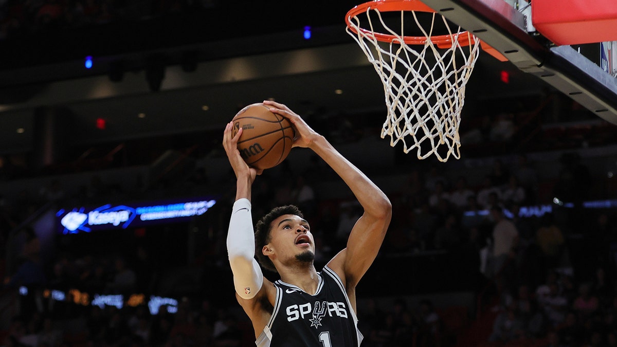 Victor Wembanyama builds MVP case as Spurs clinch division, end playoff drought at george magazine