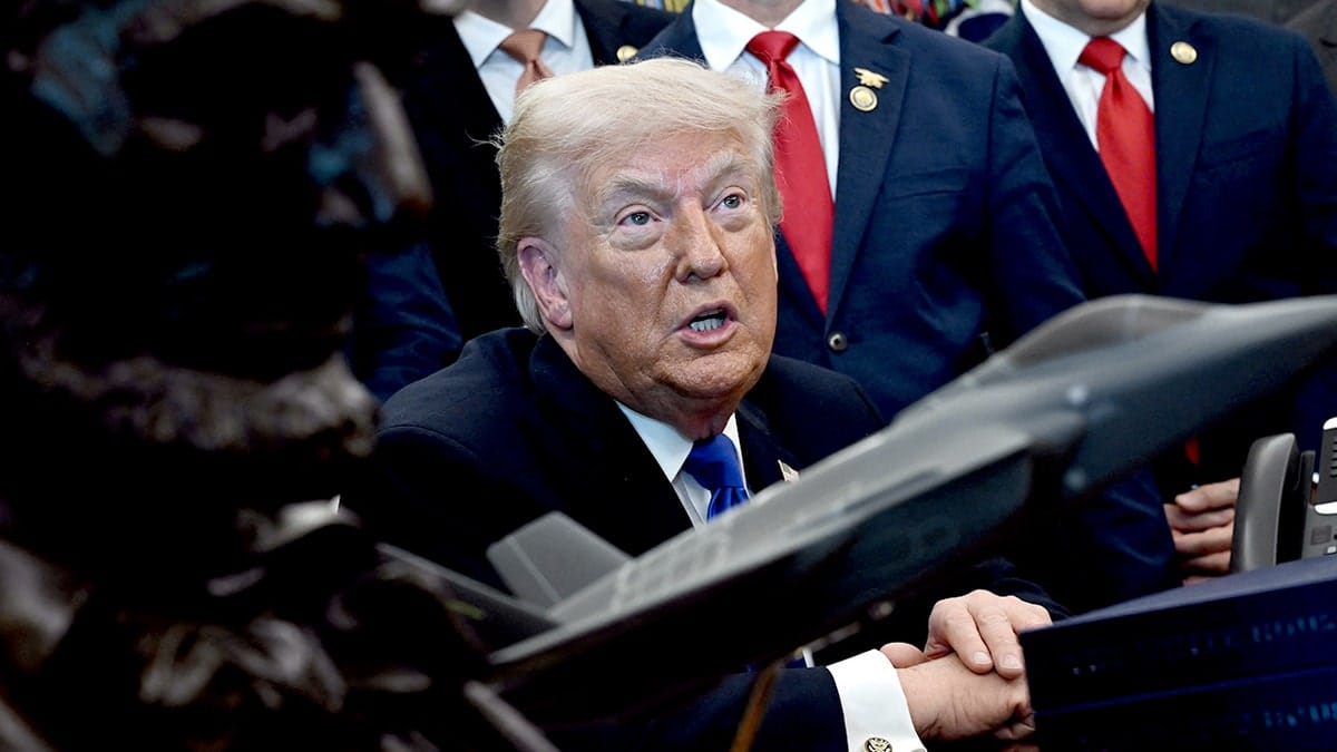 Donald Trump in Oval Office