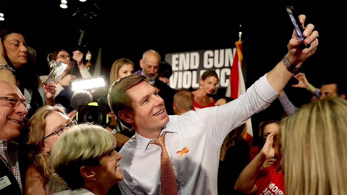 Eric Swalwell takes selfie