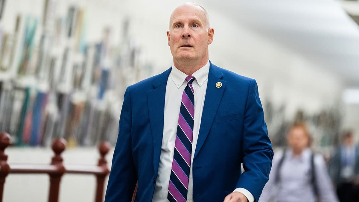 Rep. John Moolenaar walking through Cannon Tunnel