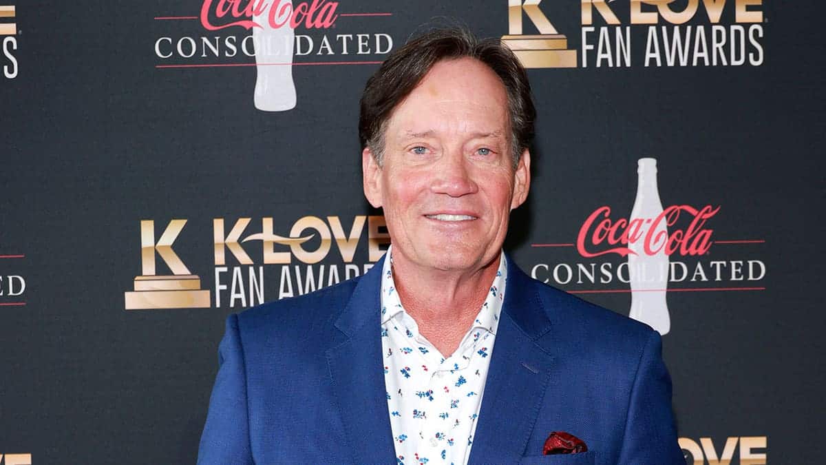 Kevin Sorbo standing on red carpet at K-LOVE Fan Awards in Nashville Tennessee