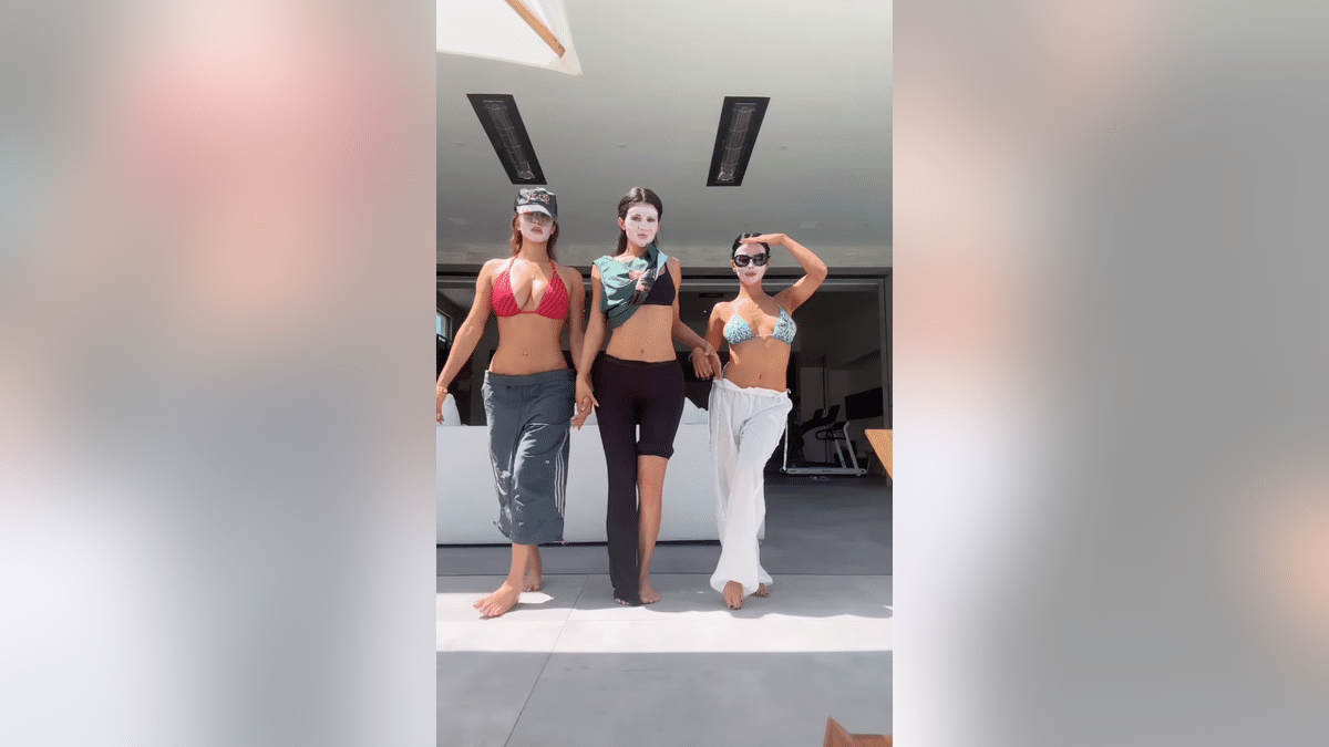 Kylie Jenner and friends