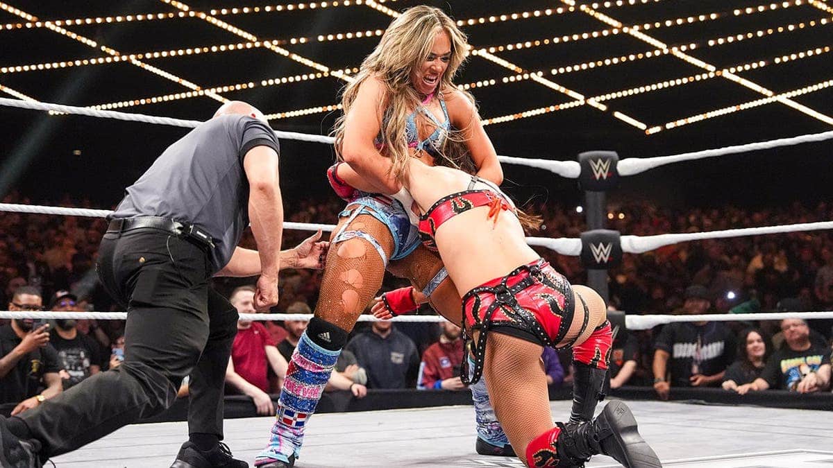 Lola Vice wrestling Kendal Grey at The Theater at Madison Square Garden