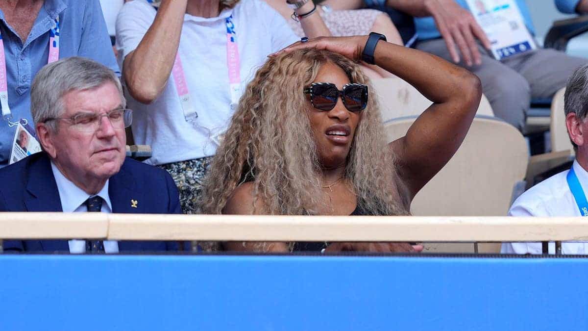Serena Williams watching men's singles gold medal match with IOC president Thomas Bach at Stade Roland Garros