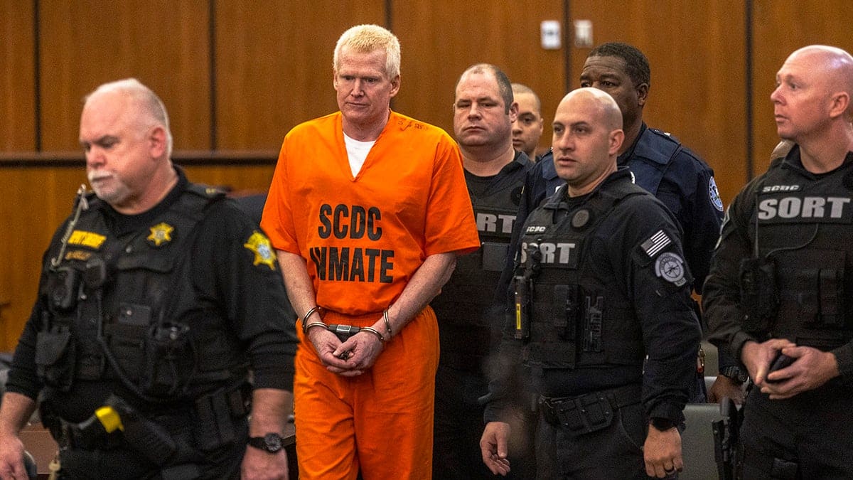 Alex Murdaugh being brought into courtroom at Richland County Judicial Center