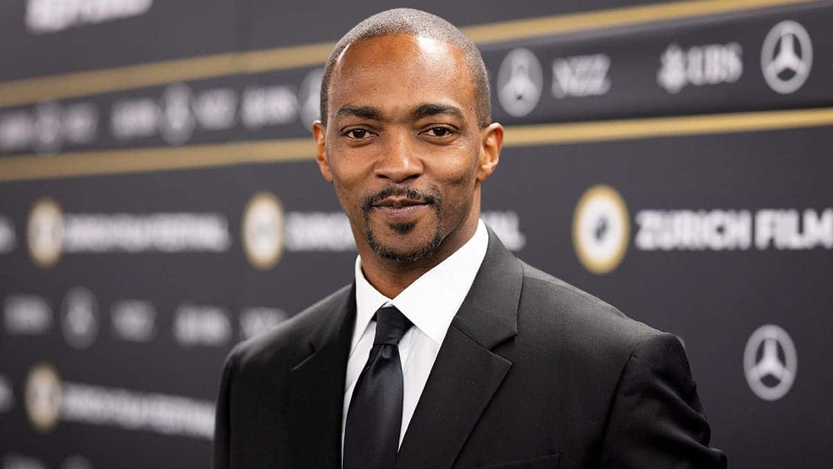 Anthony Mackie standing on the green carpet at the Zurich Film Festival