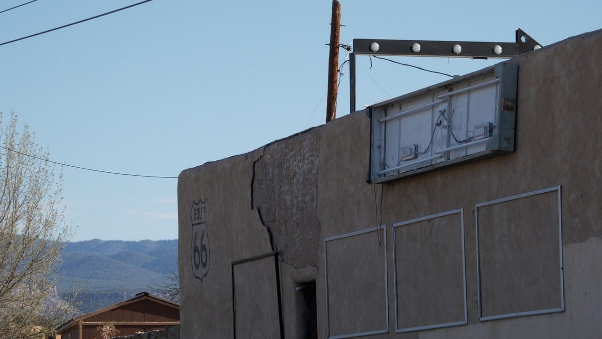 Closed building off historic route 66