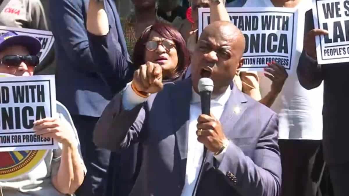 Mayor Ras Baraka shouting outside a courthouse