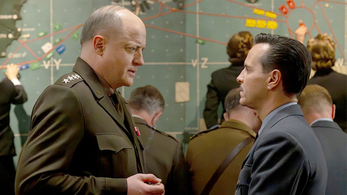Brendan Fraser, Andrew Scott in Pressure