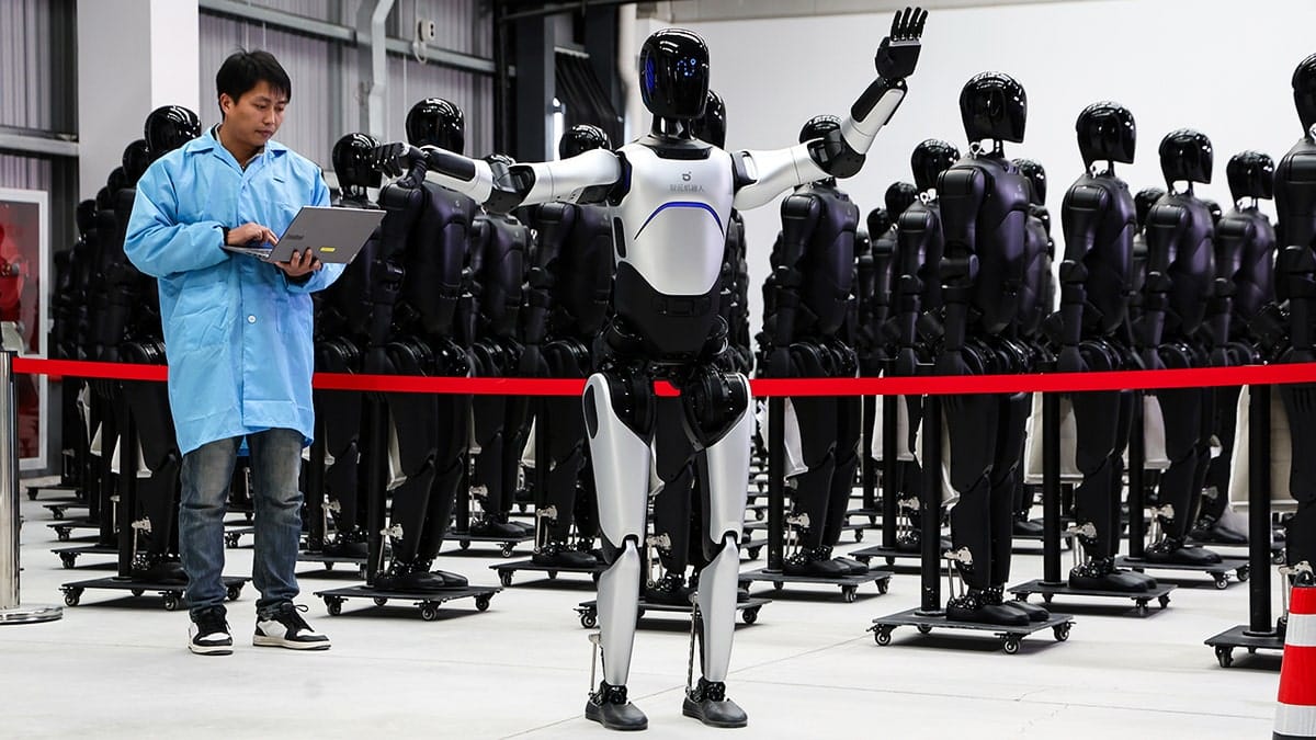 More than 200 humanoid robots performing at Agibot Night gala in Shanghai