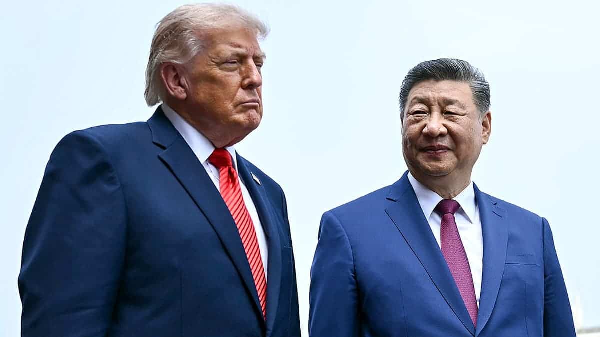 Xi Jinping and Donald Trump visit Temple of Heaven during Beijing summit.