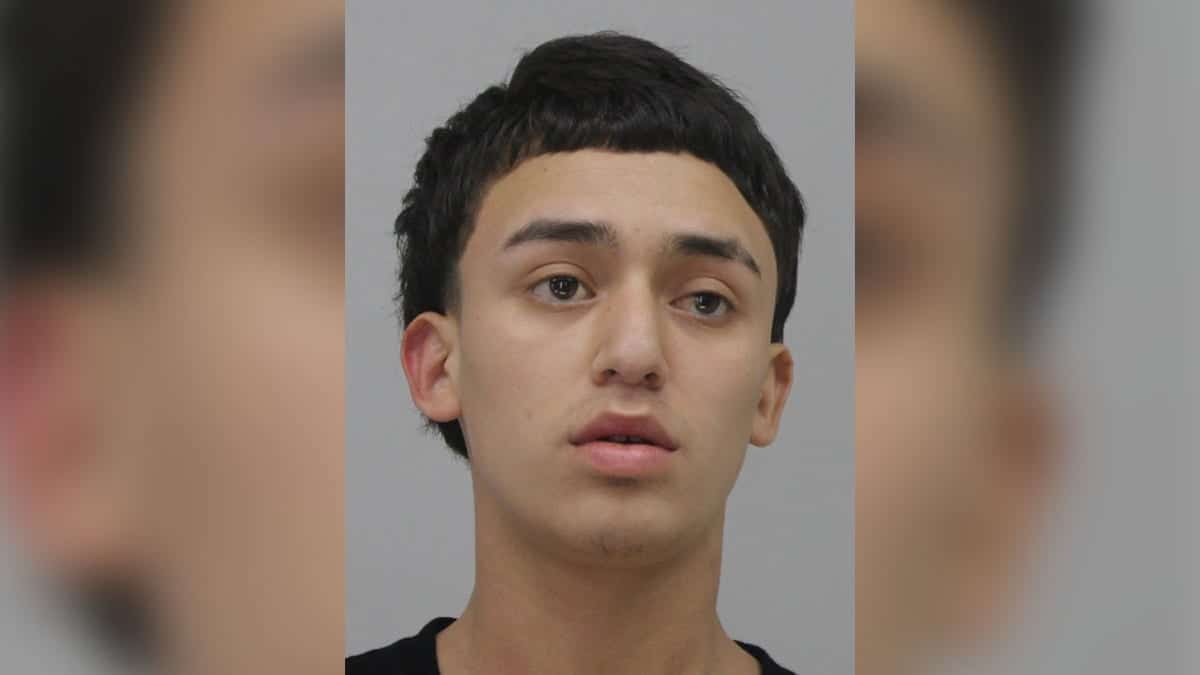 Mugshot of Yeremy Alexander Zapata Aleman facing camera