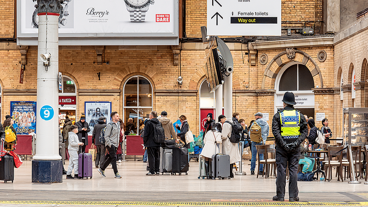 uk police metro station