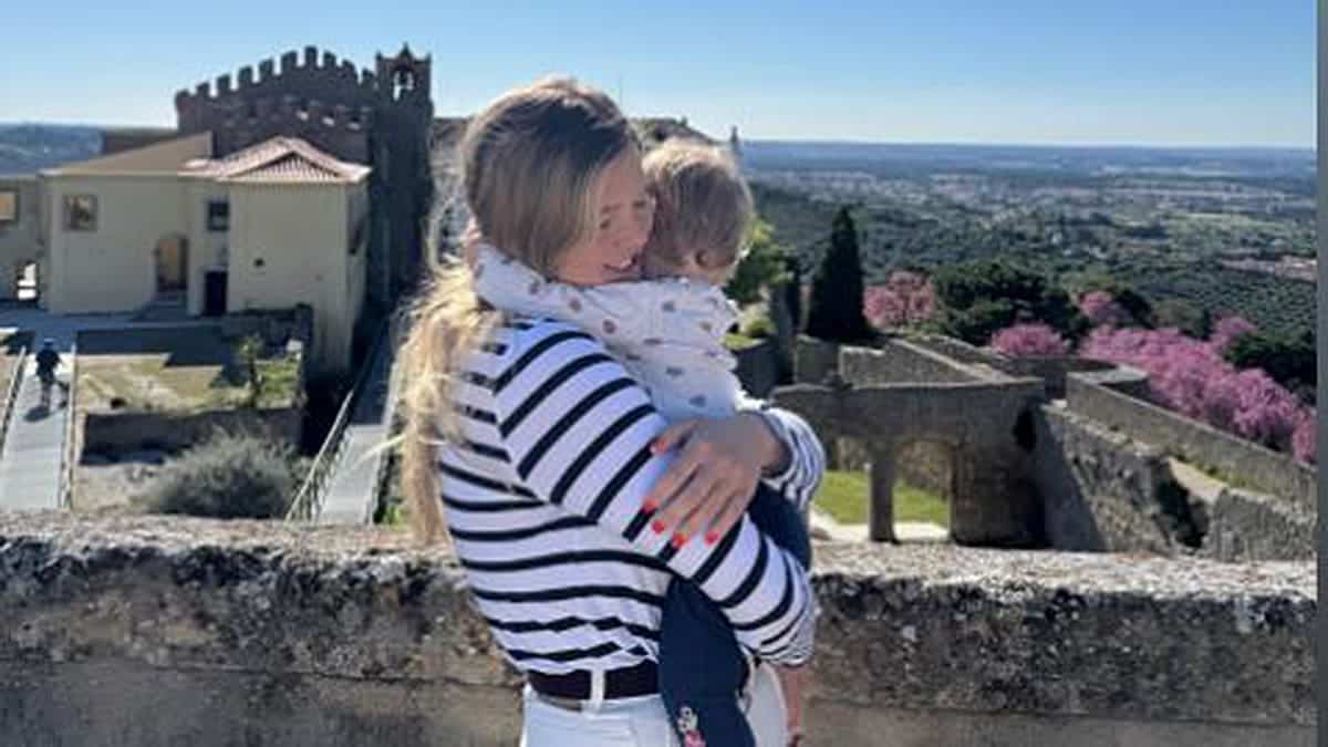 Stewart hugging her daughter