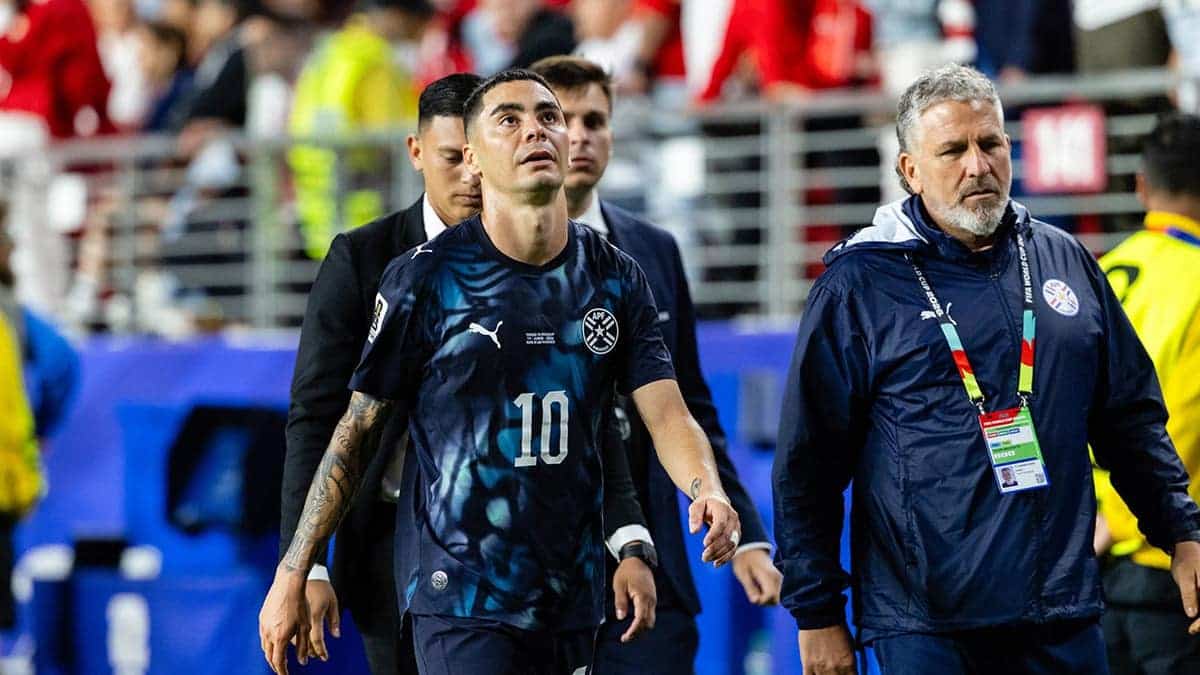 Miguel Almiron walking off the field after receiving a red card at San Francisco Bay Area Stadium